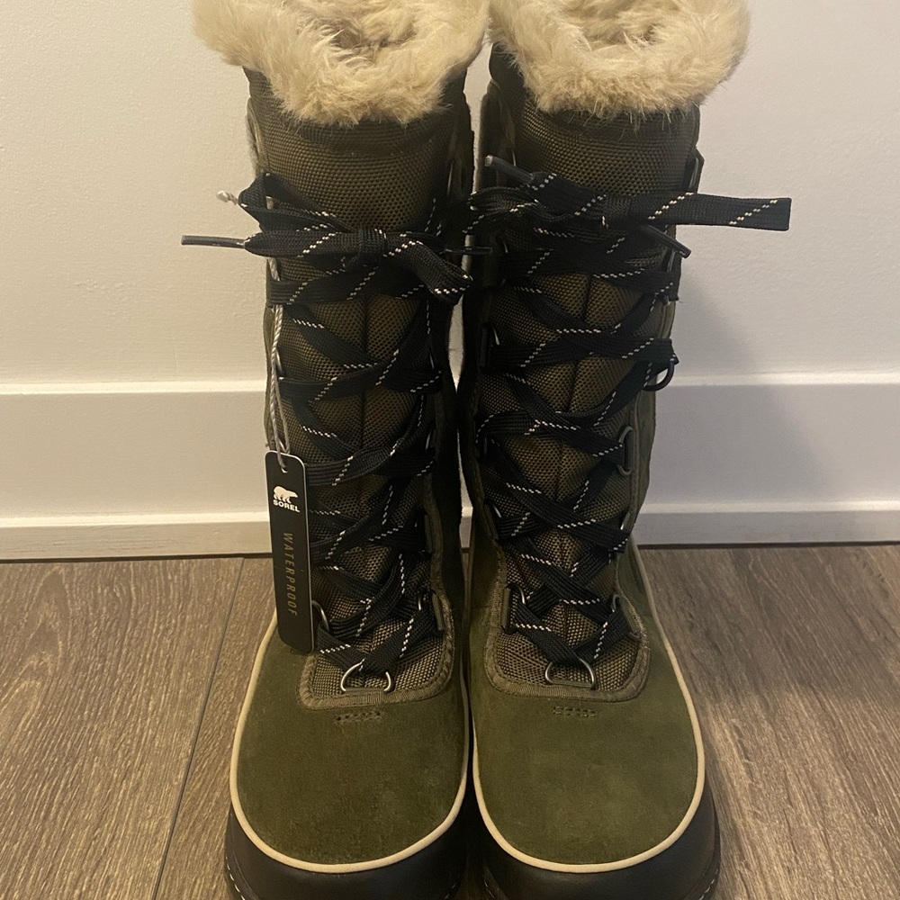 Sorel Tivoli III Women’s Winter Boots – NWT | stylish | bold | practical